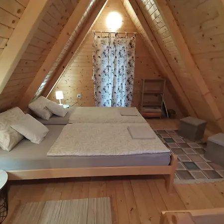 Brvnara N&n 펜션 *